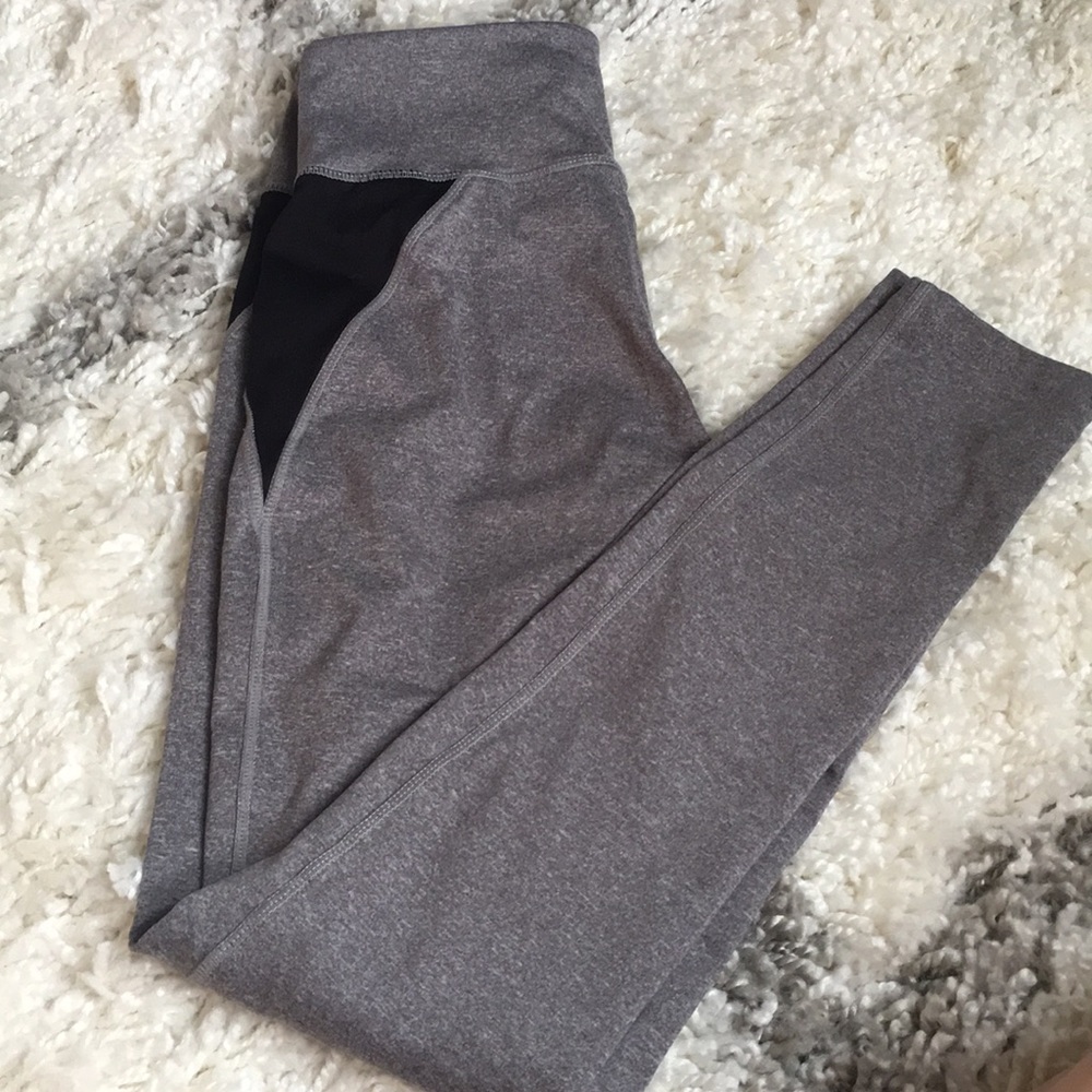 gray leggings